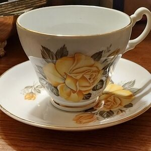 Consort Fine Bone China England Tea Cup Saucer Yellow Roses Gold Trim Regency